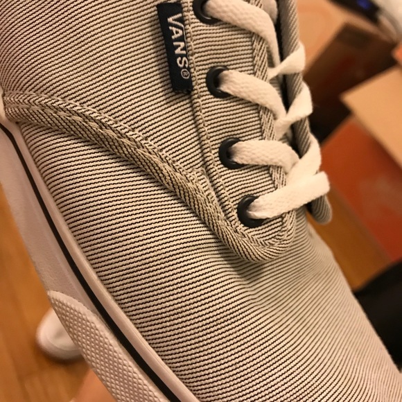 Vans Shoes - 👟👟Rare Pinstripes women’s Vans👟 👟 like new